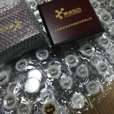 專業(yè)定制，榮耀象征 合金獎(jiǎng)牌、純銀紀(jì)念幣與企業(yè)形象禮品的完美融合